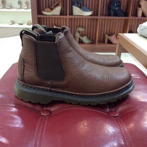 Dr. Martens Shoes | *Shopworn* Dr. Martens Oakford (20661201) | Color: Brown | Size: 7 | Milano_Shoes's Closet